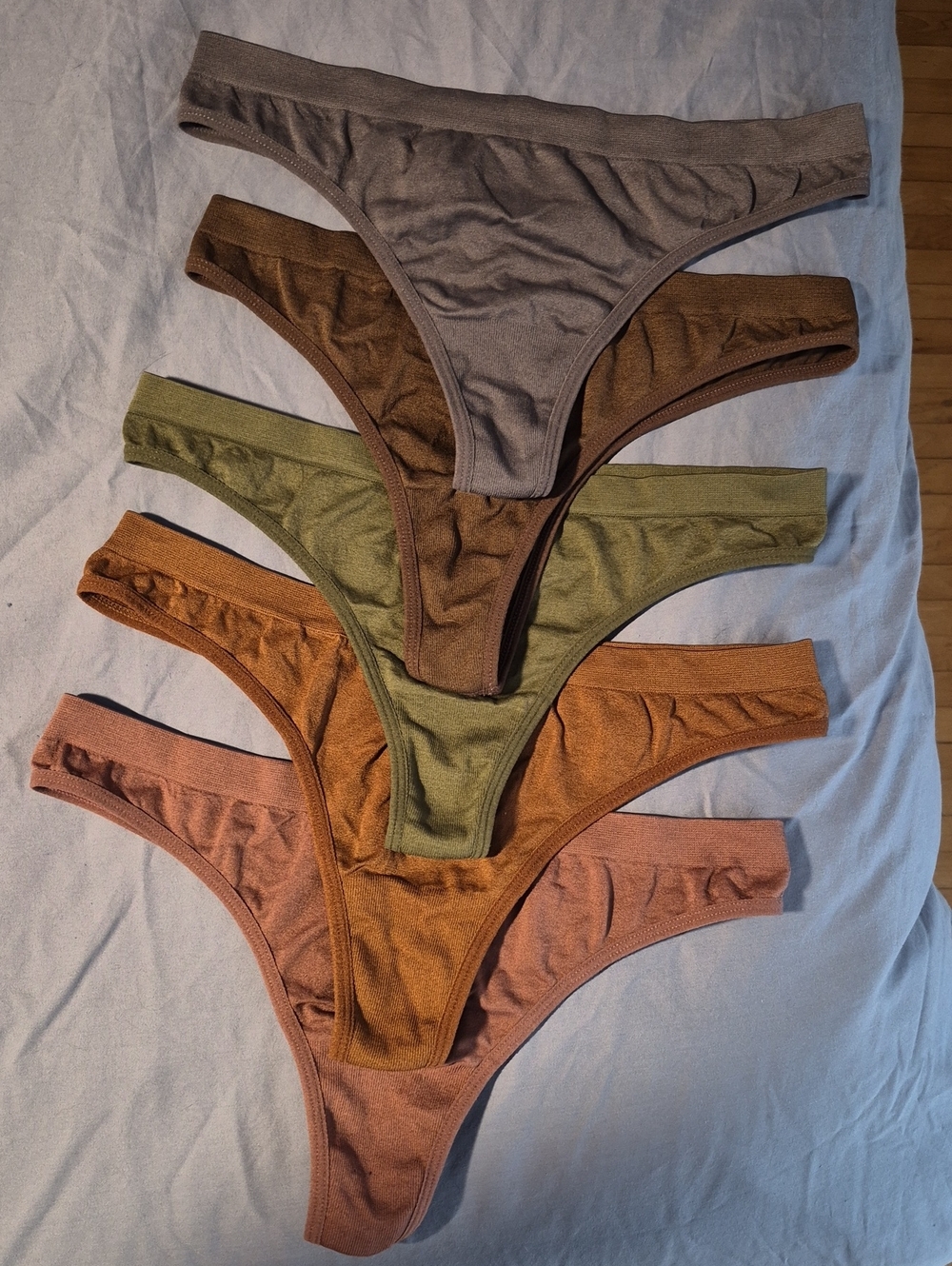 💙 5 Pc Bundle Of Brand New Wokens Thongs